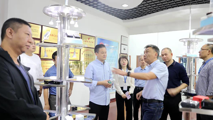 市政協副主席、九三學社郴州市委主委潘執坤一行調研炬神電子