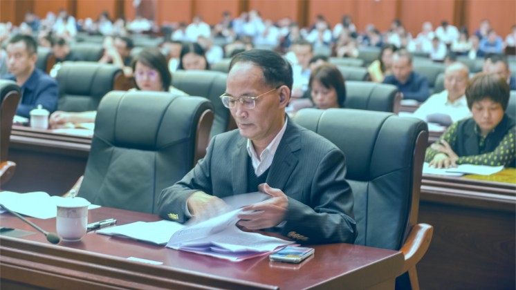 湖南炬神電子榮獲“新郴州貢獻(xiàn)獎(jiǎng)”，董事長(zhǎng)楊譓鵬作代表發(fā)言